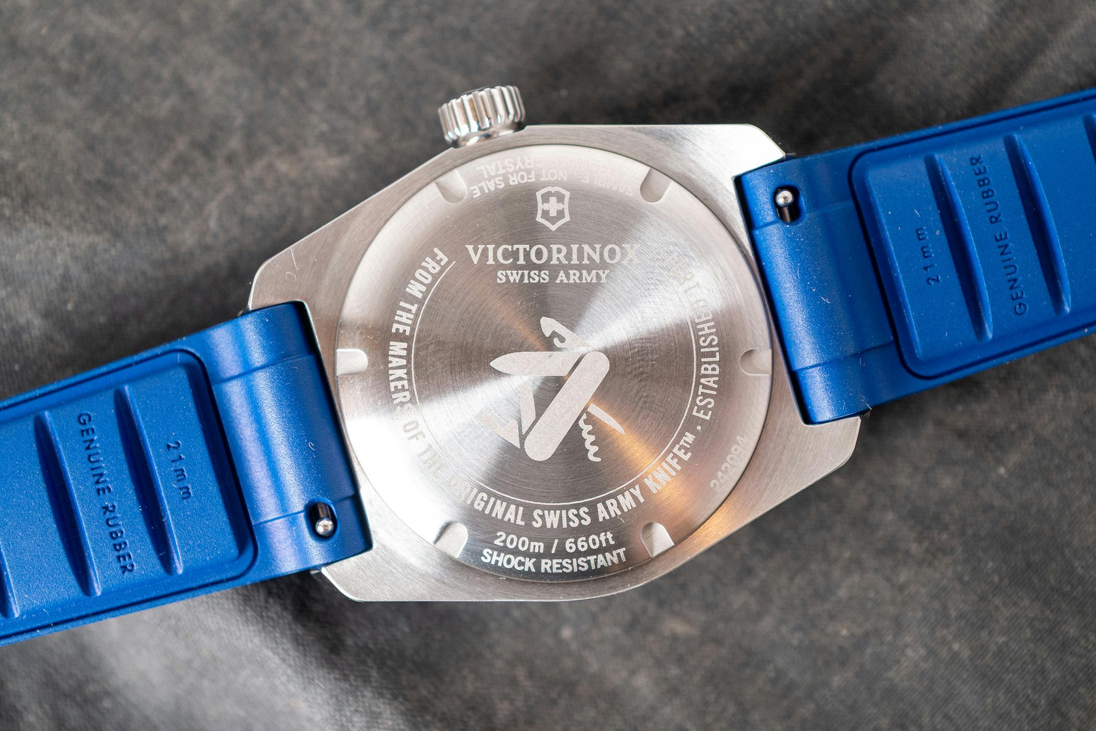Victorinox Resizes the Maverick: A Case Design Refresh for a Broader Audience - view 3 (Hodinkee)