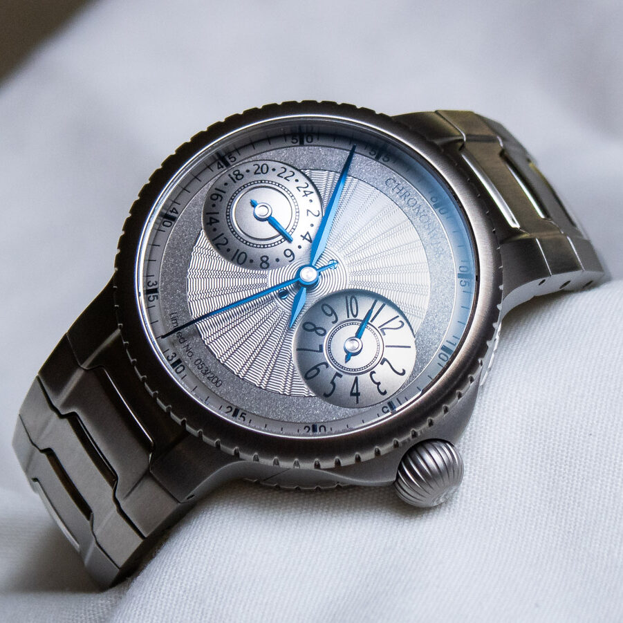 Chronoswiss PULSE GMT Silver Guilloché: quand le design boîtier dual-time rencontre l&rsquo;art du cadran guilloché