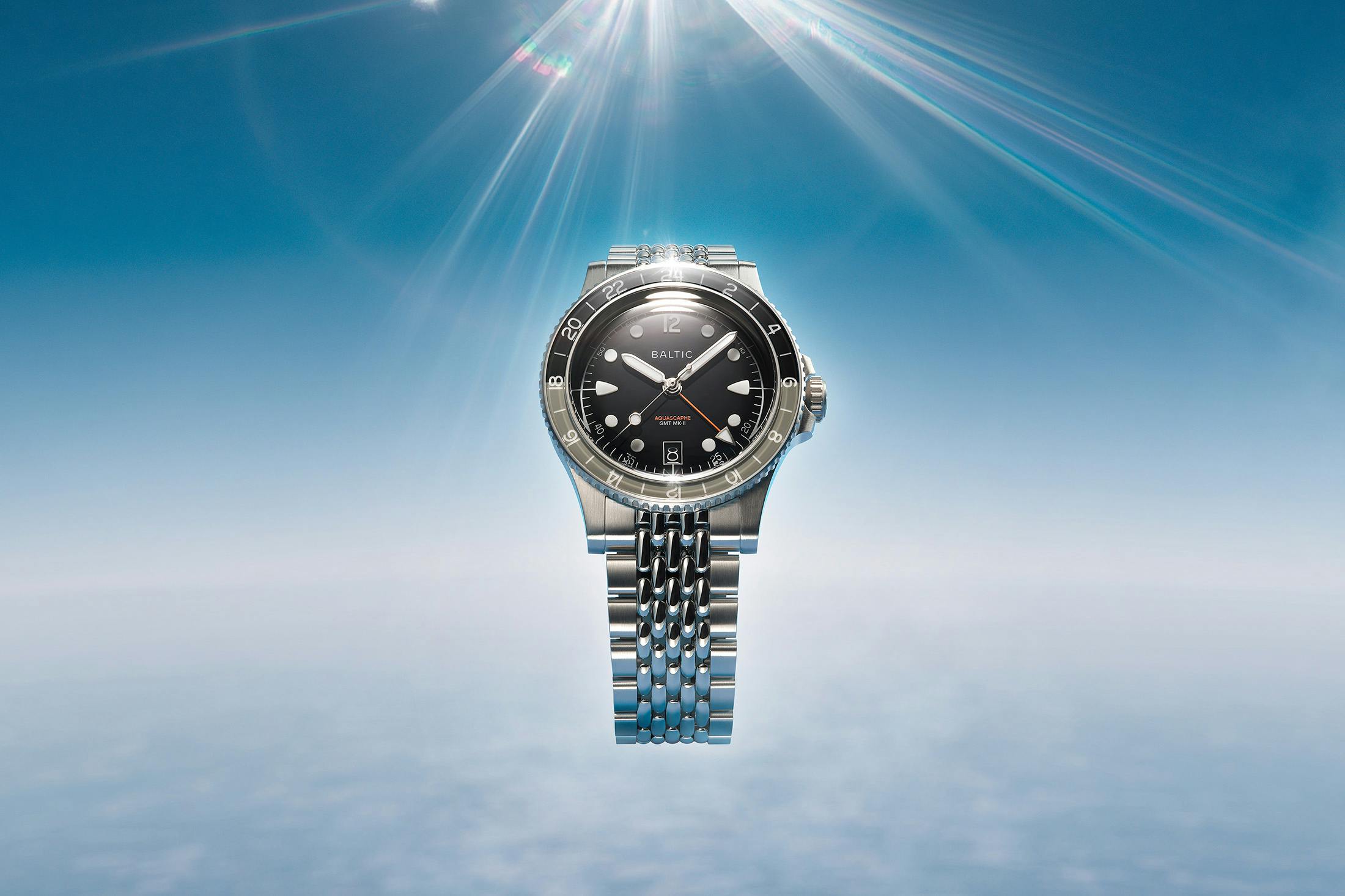 Baltic Aquascaphe GMT MK-II: A True GMT Movement Reshapes a Tool Watch Case Design - view 2 (Hodinkee)